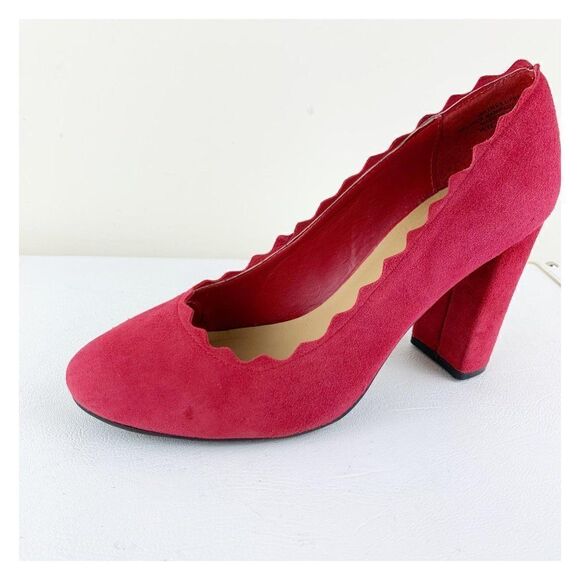 Crown Vintage Red Suede Pumps Scalloped Edges - Picture 1 of 16